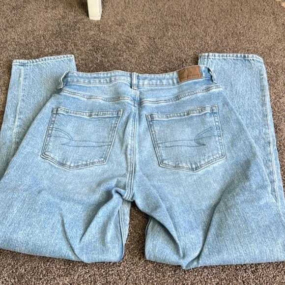 American Eagle Outfitters Mom Jeans - Size 4 Regular - Picture 5 of 5